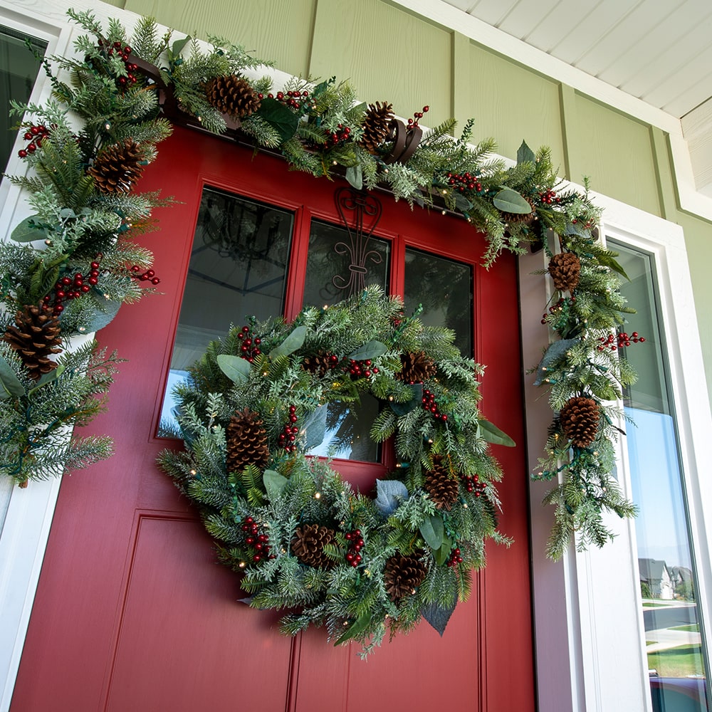 Winter Frost Wreath - 30"
