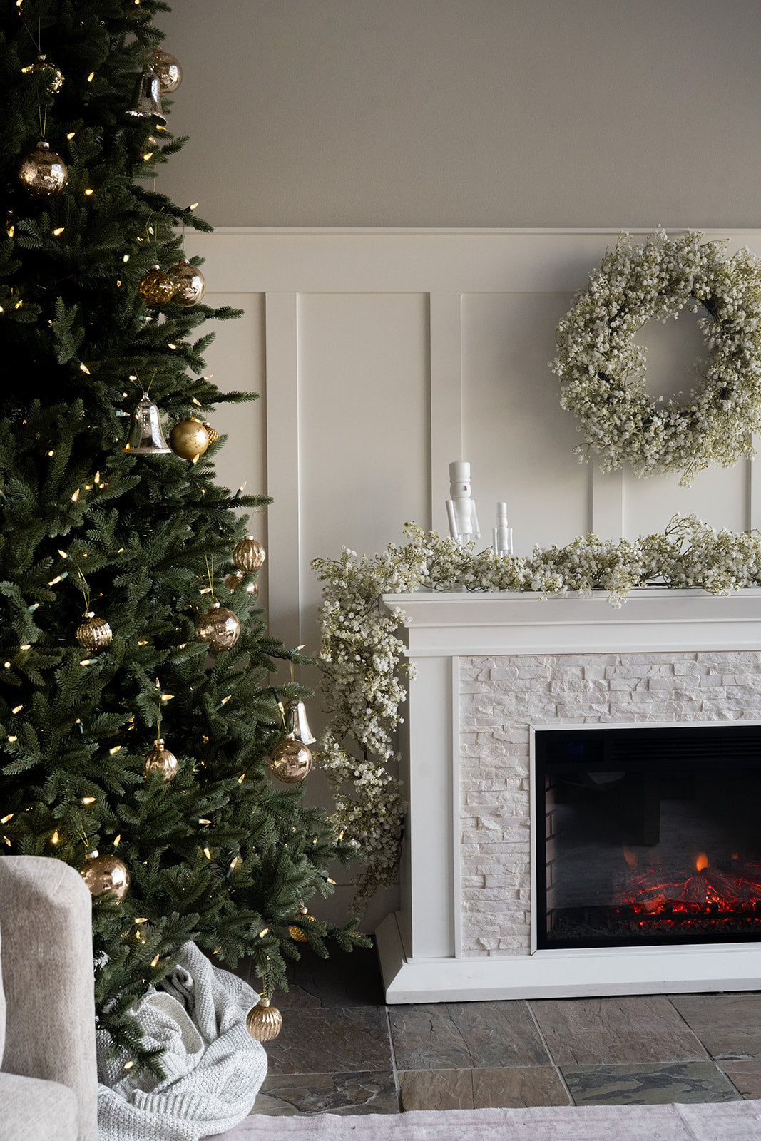 Baby's Breath Wreath - Unlit (30 Inch)