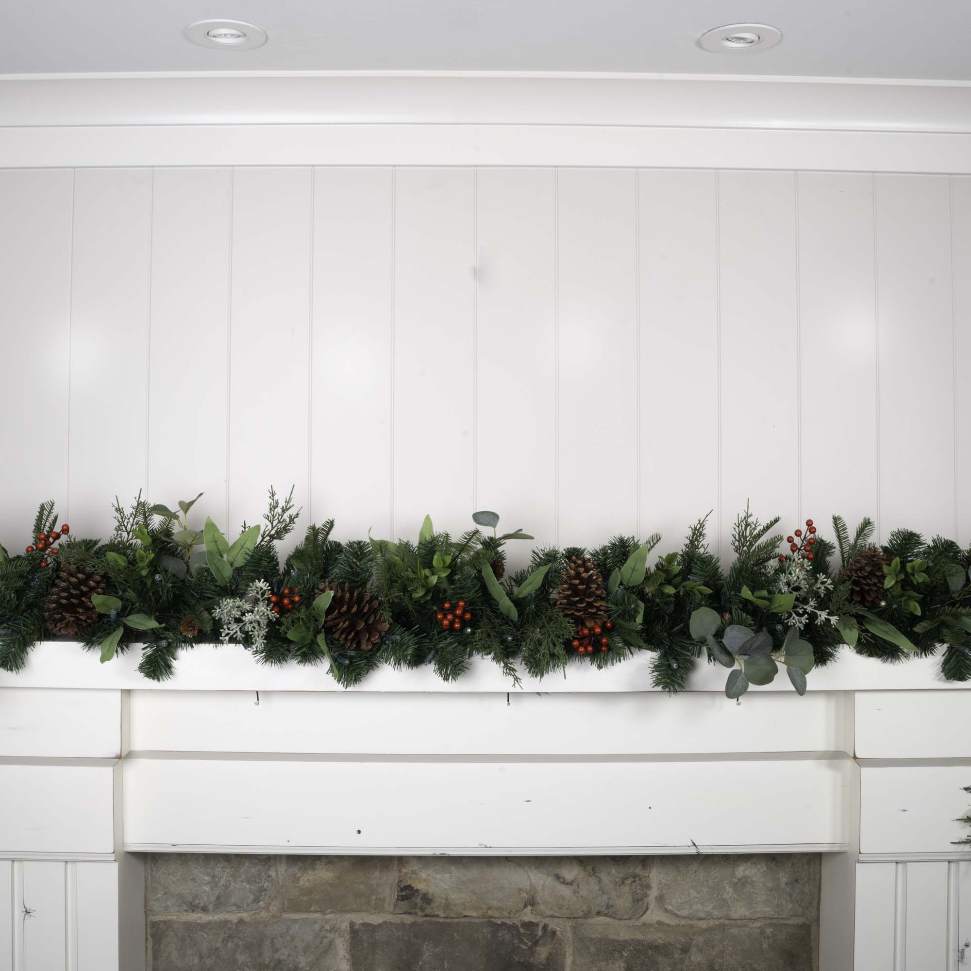 Christmas Woods Christmas Garland - 9 ft.