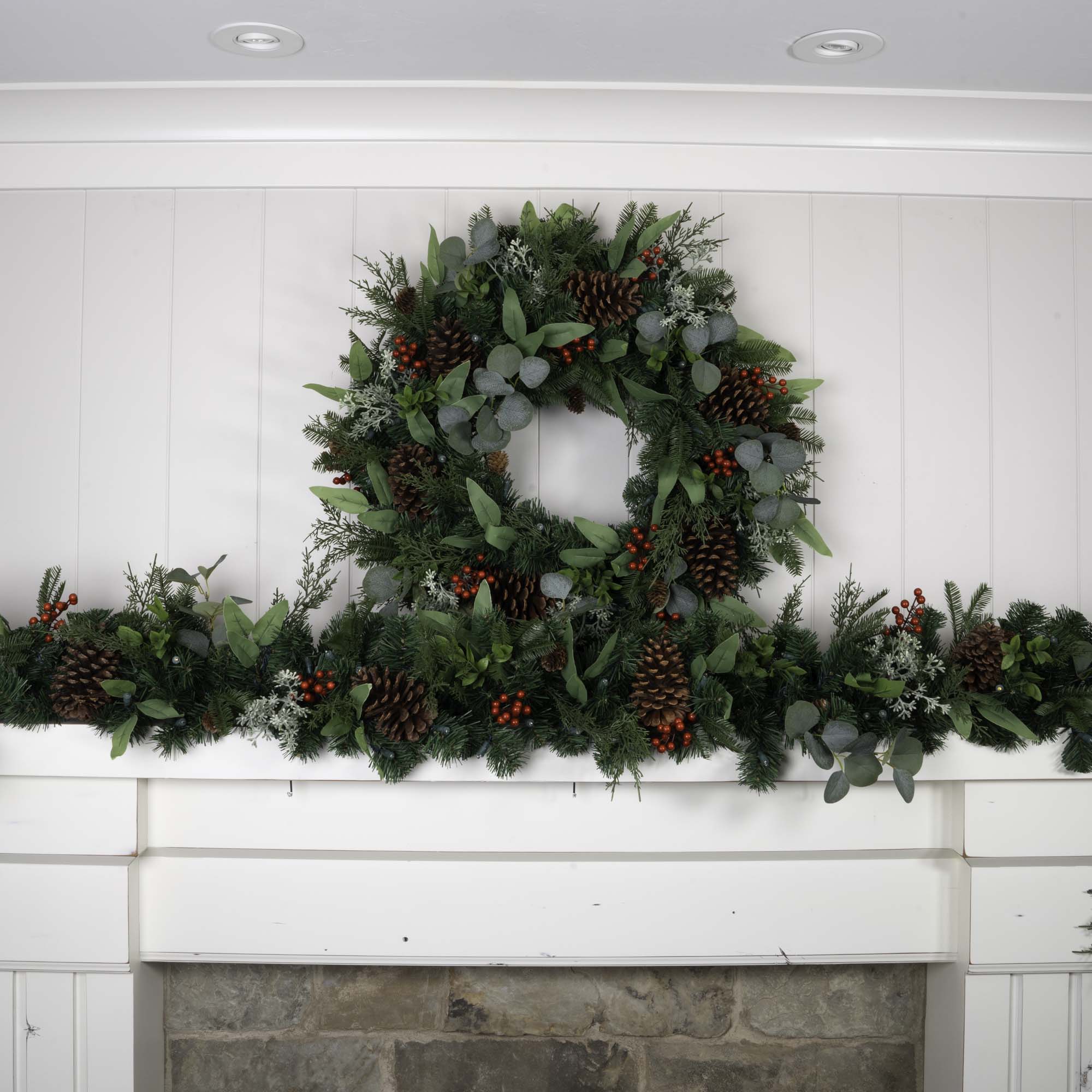 Christmas Woods Christmas Garland - 9 ft.