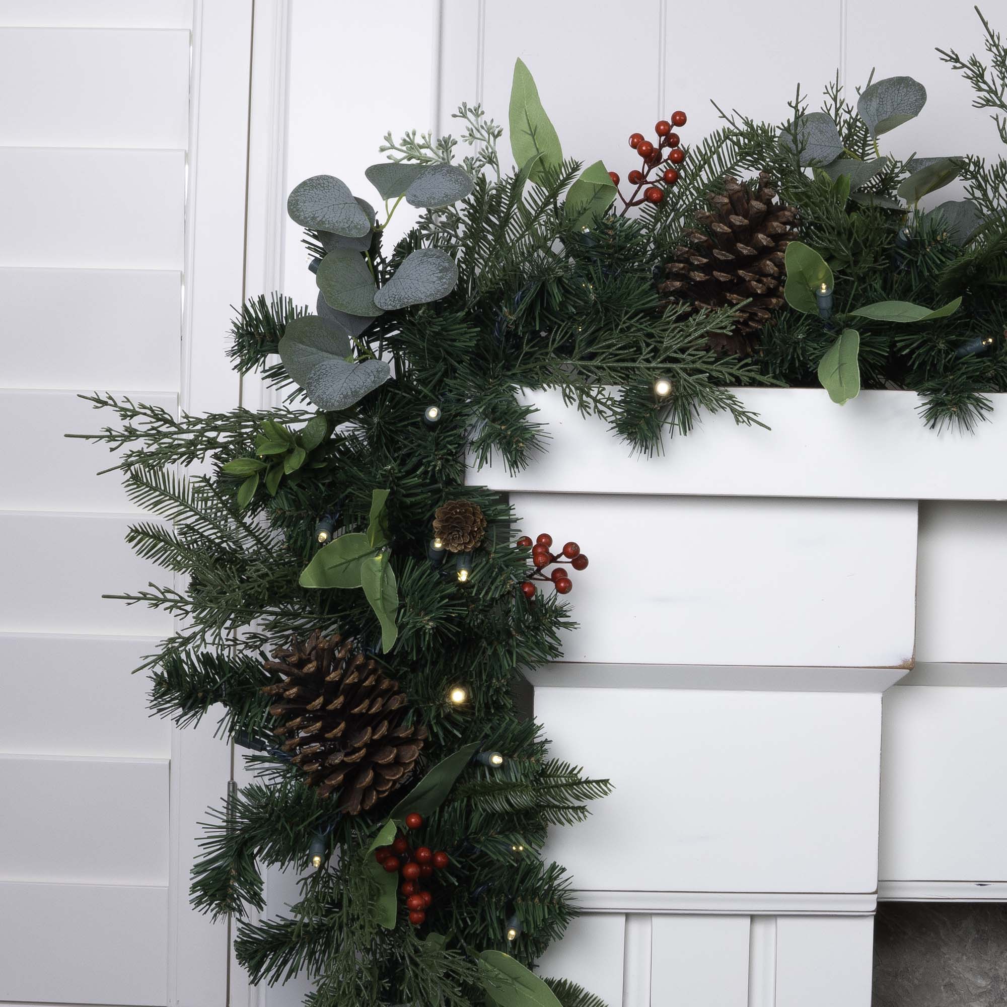 Christmas Woods Christmas Garland - 9 ft.