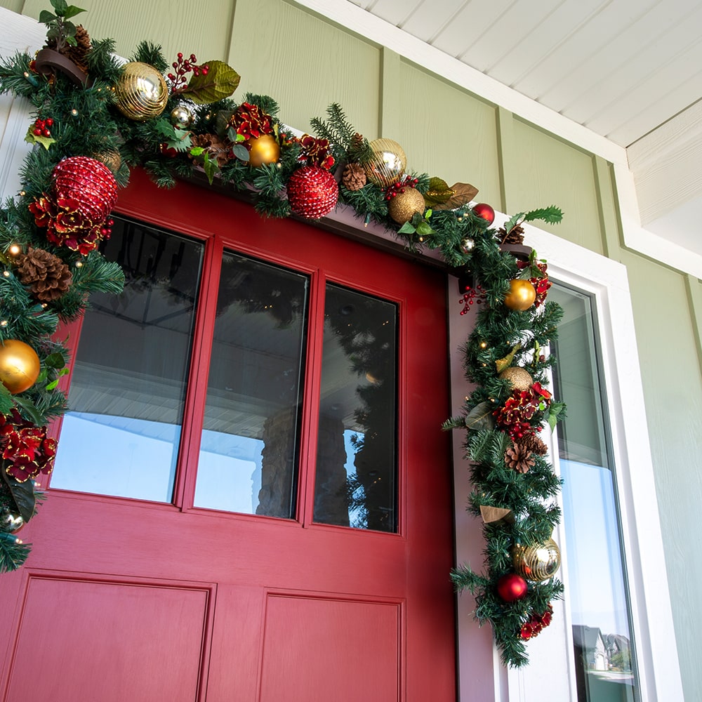 Scarlet Hydrangea Decorated Garland