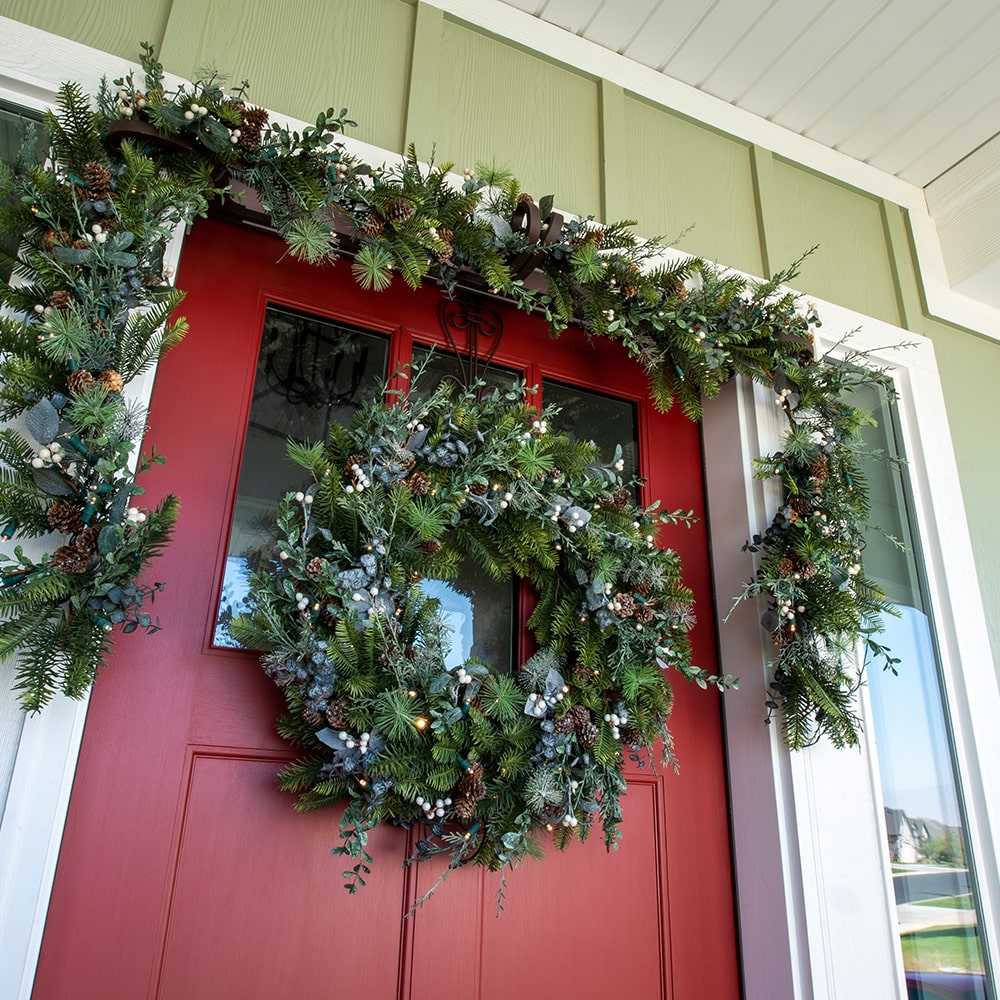 Rustic White Berry Wreath - 30"