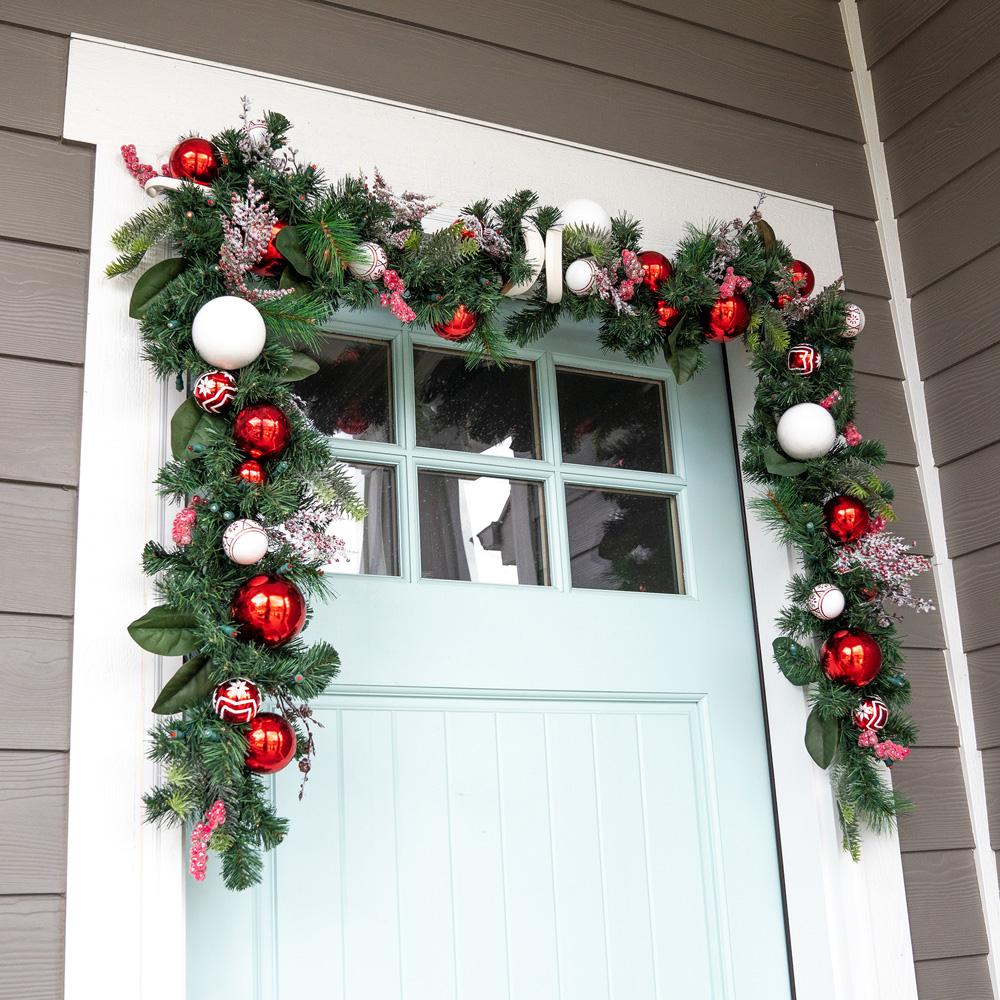 Nordic Red and White Garland - 9'